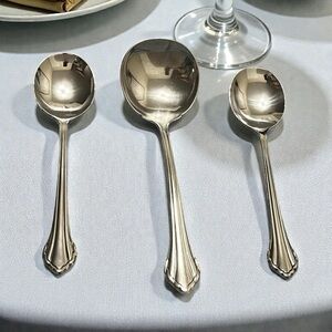 Lot of 3 Oneida CLARETTE 2 Stainless Round Bowl Soup Spoons Indonesia 1 Ladel